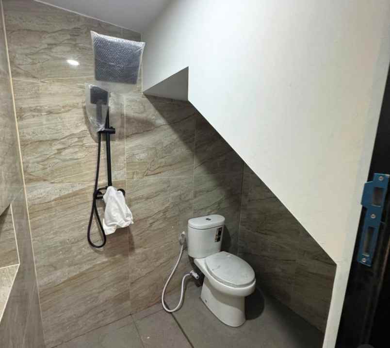 rumah luas di klidon jakal km 13 shm imb