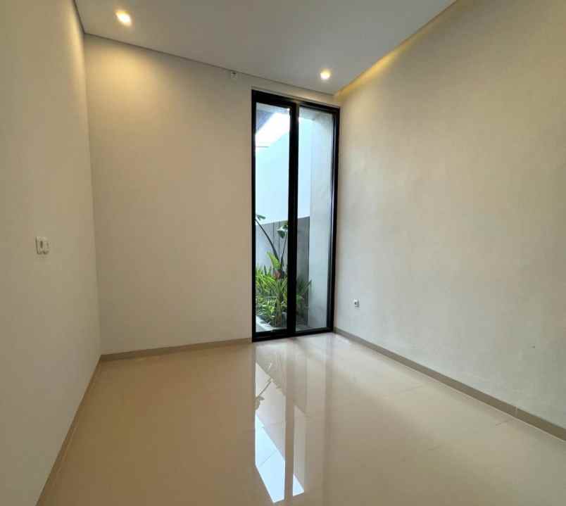rumah luas di klidon jakal km 13 shm imb