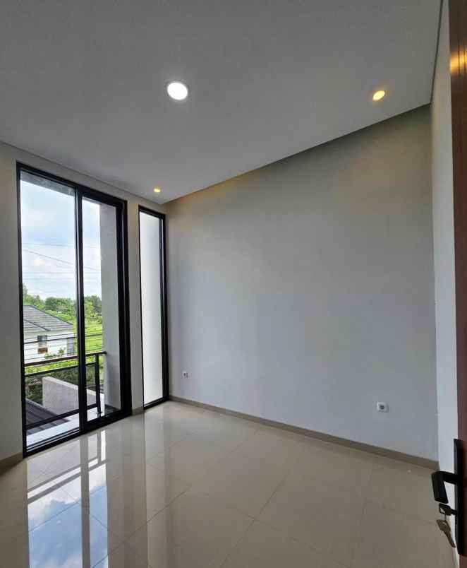 rumah luas di klidon jakal km 13 shm imb