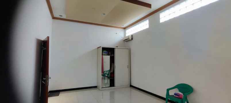 rumah luas terawat siap huni di setu bekasi timur