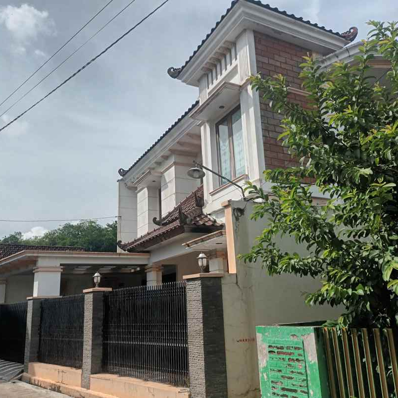 rumah megah sangat murah lokasi strategis di kudus