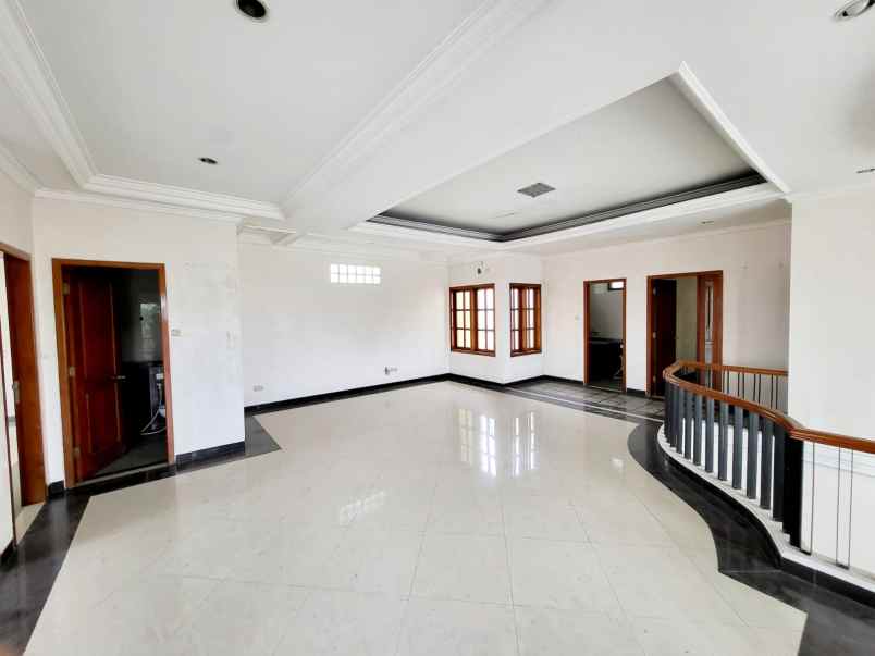 rumah megah sangat murah lokasi strategis di kudus