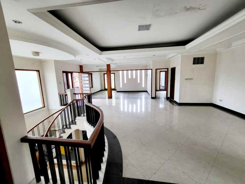 rumah megah sangat murah lokasi strategis di kudus