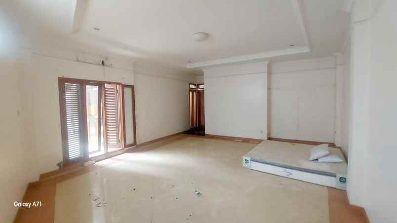 rumah megah sangat murah lokasi strategis di kudus