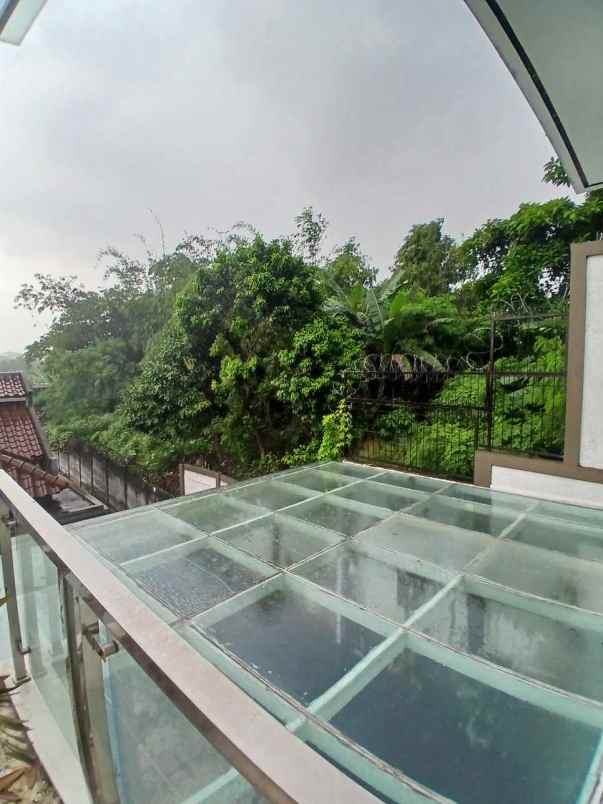 rumah mewah 2 5 lantai di bella casa residence depok