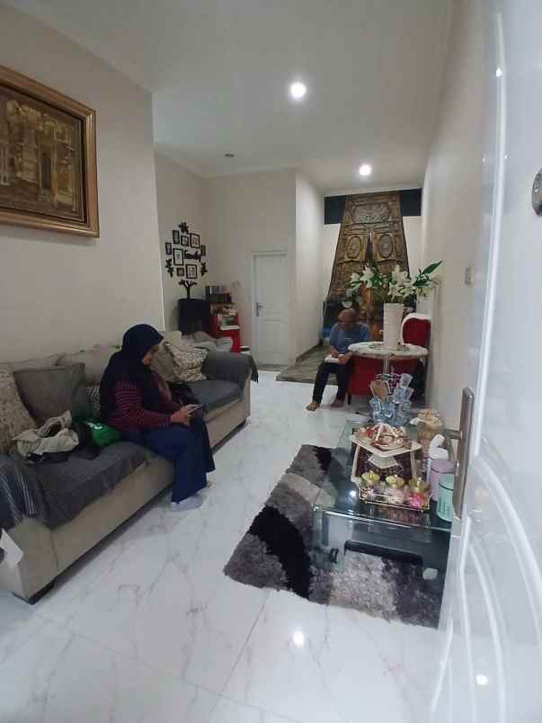 rumah mewah 2 5 lantai di bella casa residence depok