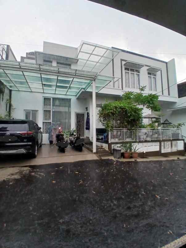 rumah mewah 2 5 lantai di bella casa residence depok