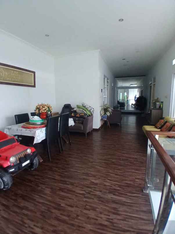 rumah mewah 2 5 lantai di bella casa residence depok