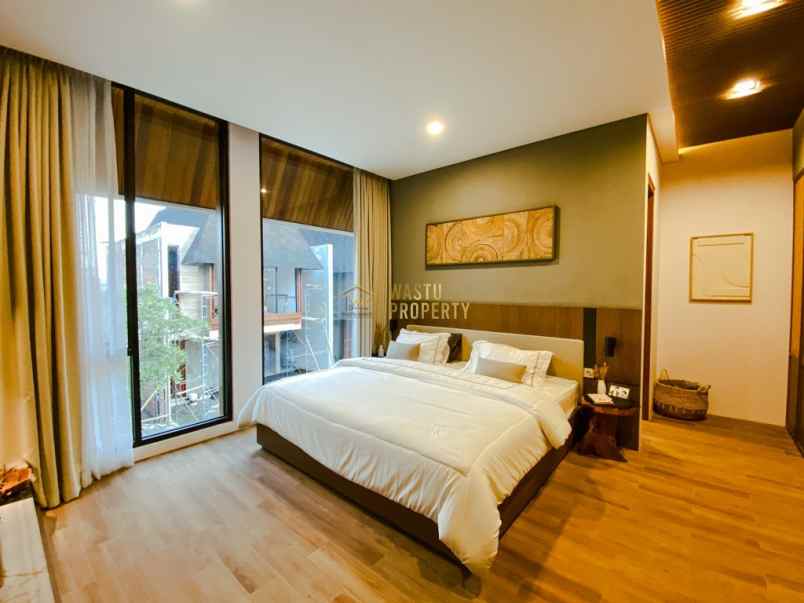 rumah mewah dalam perumahan di maguwoharjo sleman