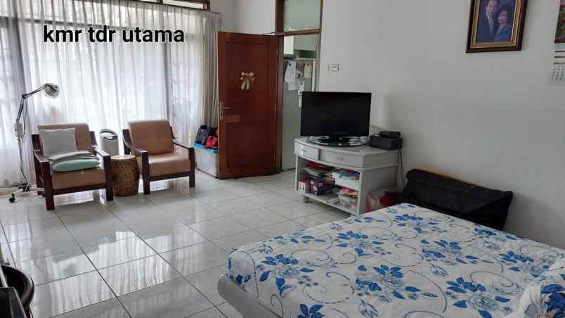 rumah mewah semi furnished hook di sayap pasteur