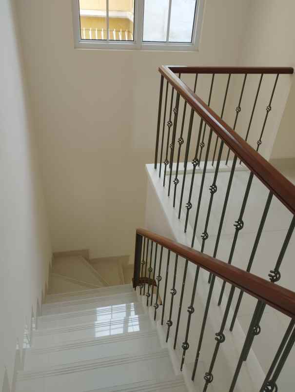 rumah mewah siap huni di gading serpong