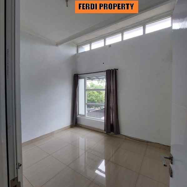 rumah minimalis 2 lt depan taman bukit golf cibubur