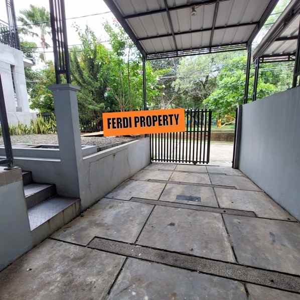 rumah minimalis 2 lt depan taman bukit golf cibubur