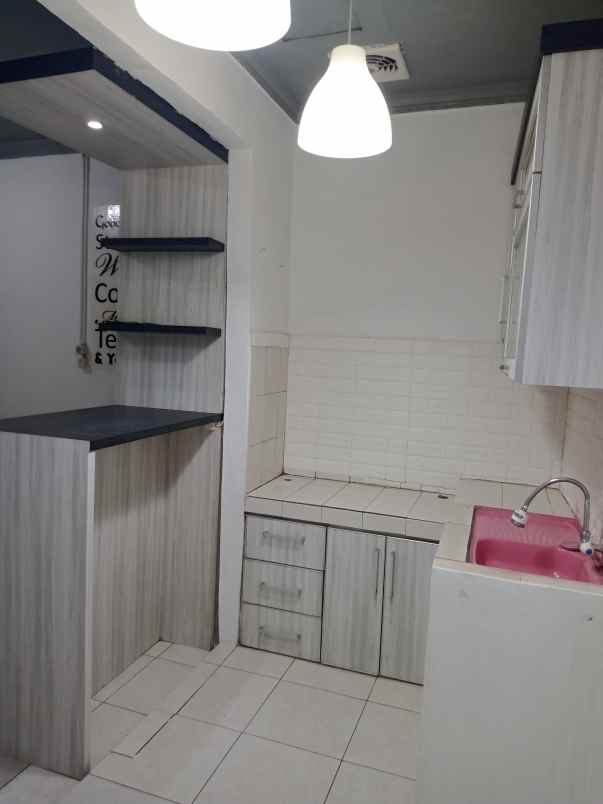 rumah minimalis plus kitchen set