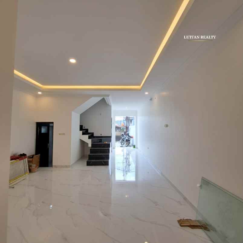 rumah modern minimalis pejaten barat