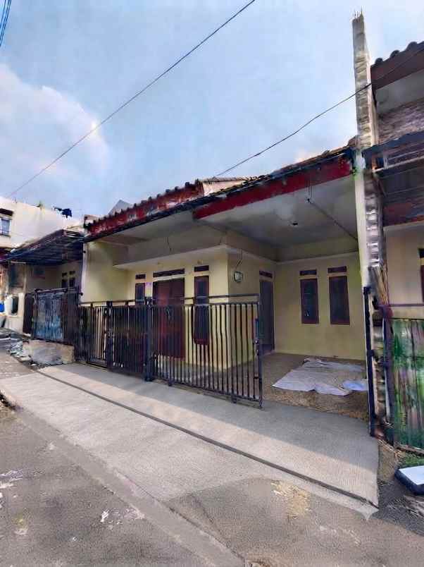rumah murah lokasi strategis di limo depok