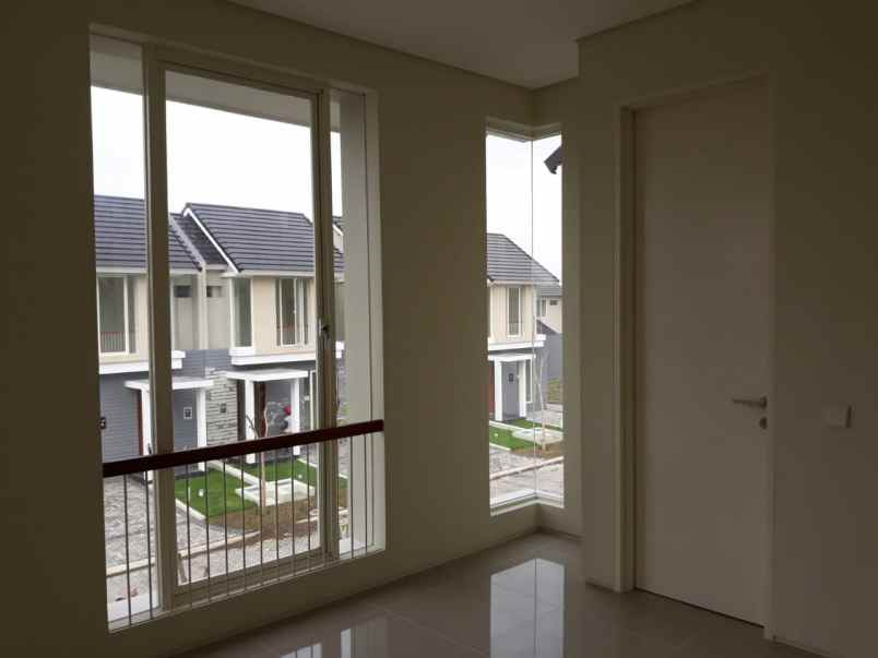 rumah northwest park hadap selatan