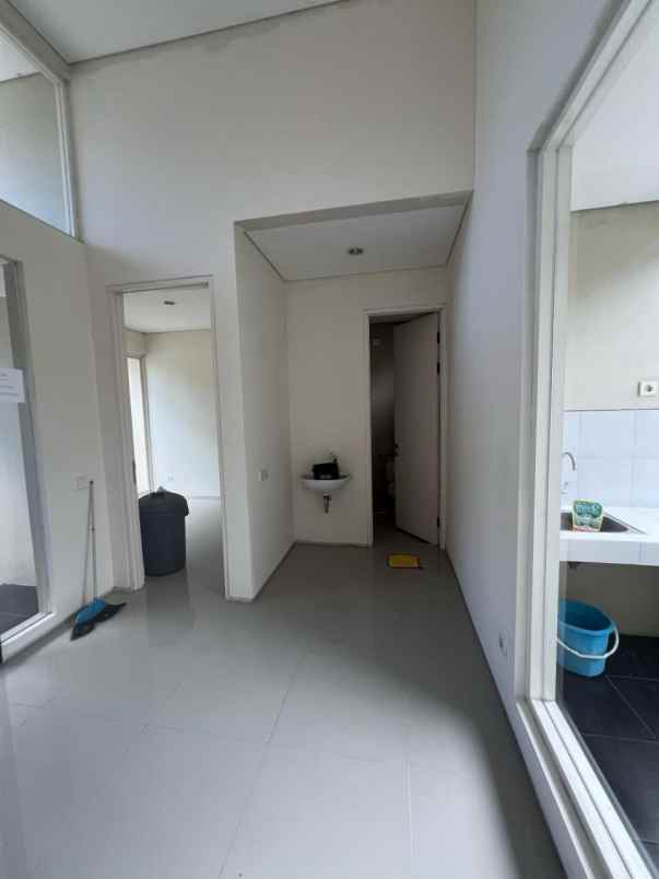 rumah northwest park hadap timur
