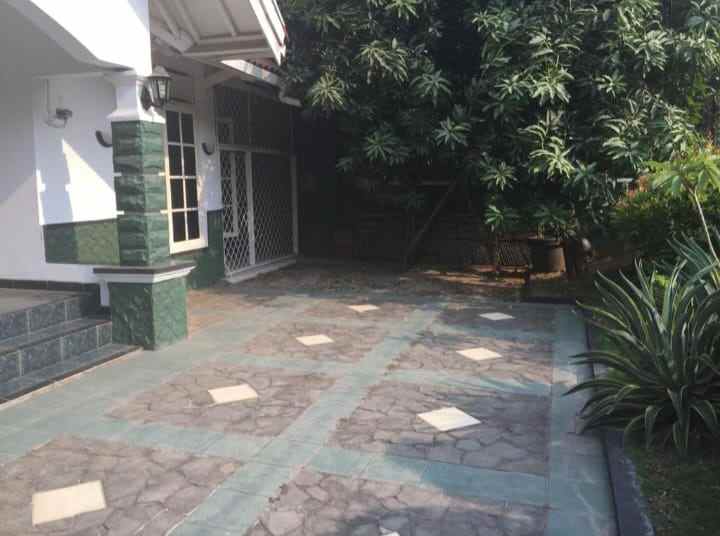 rumah ok bebas banjir di jatiwaringin asri