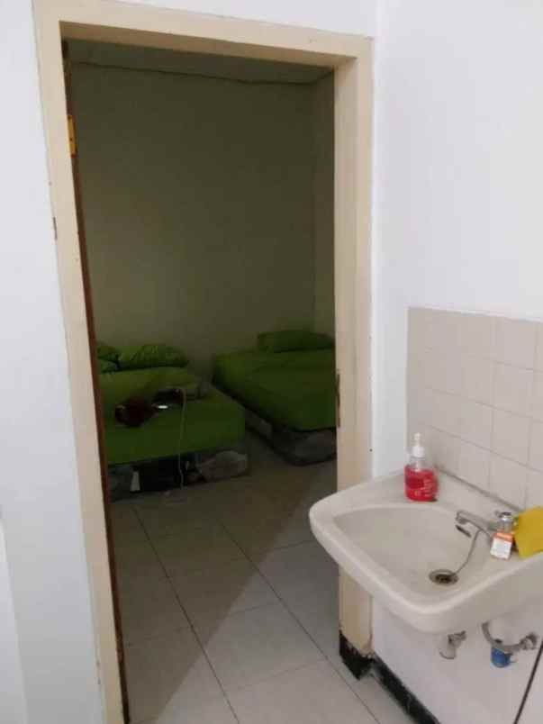 rumah perum manyar kertoadi nego