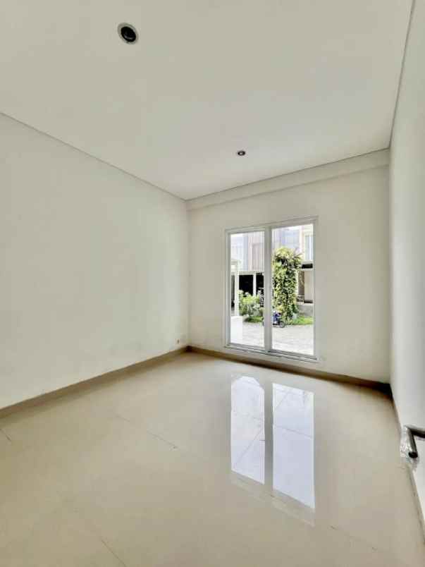 rumah royal residence cluster st james
