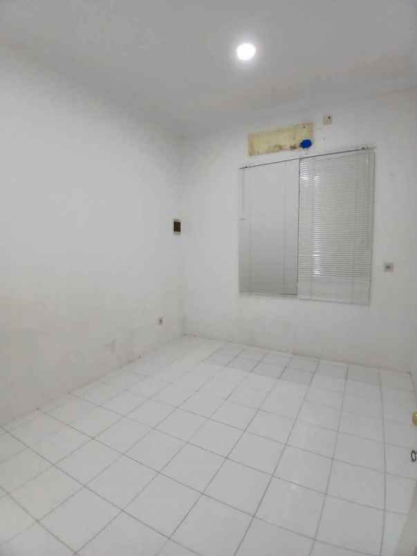 rumah second cantik di bella casa residence depok