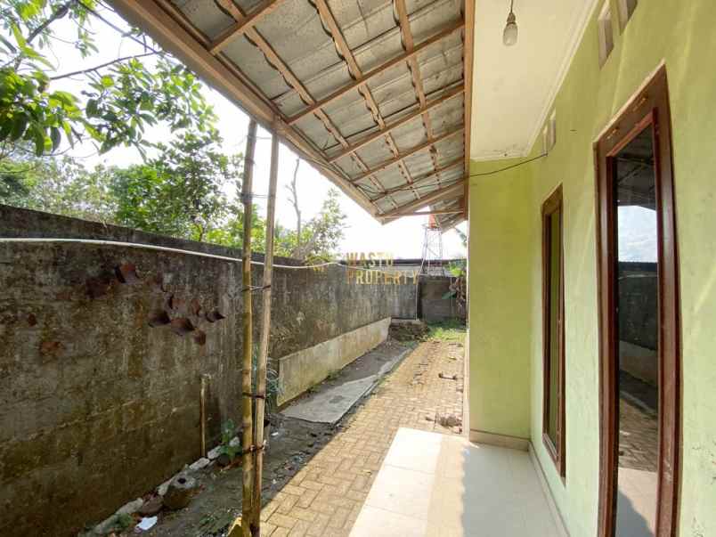 rumah second luas dan nyaman di wates bantul