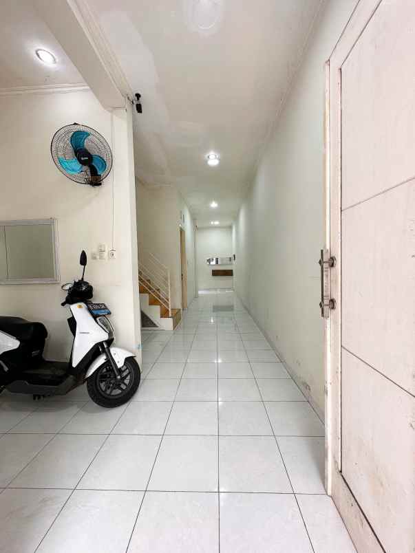 rumah second minimalis di pasar minggu jakarta selatan