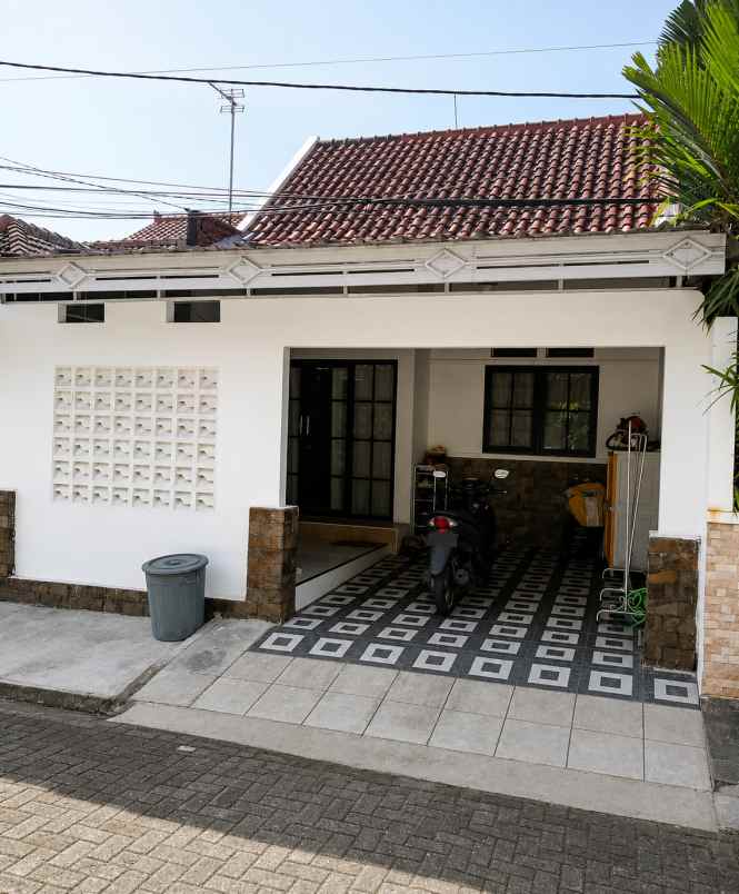 rumah second terawat di taman sari persada bogor