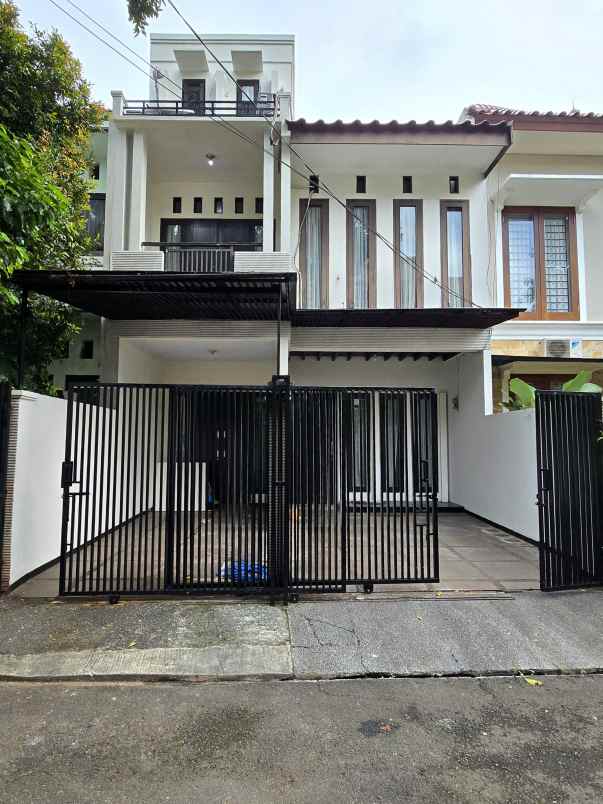 rumah secondary siap huni dalam komplek di duren sawit