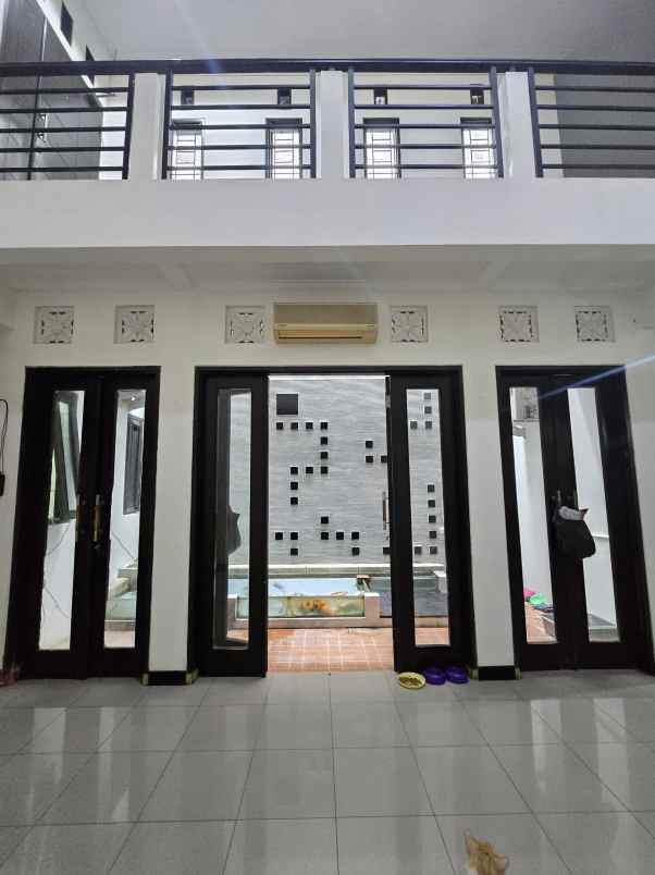 rumah secondary siap huni dalam komplek di duren sawit