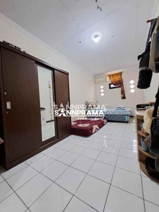 rumah semi furnished tanah 154m2 di tanah baru depok