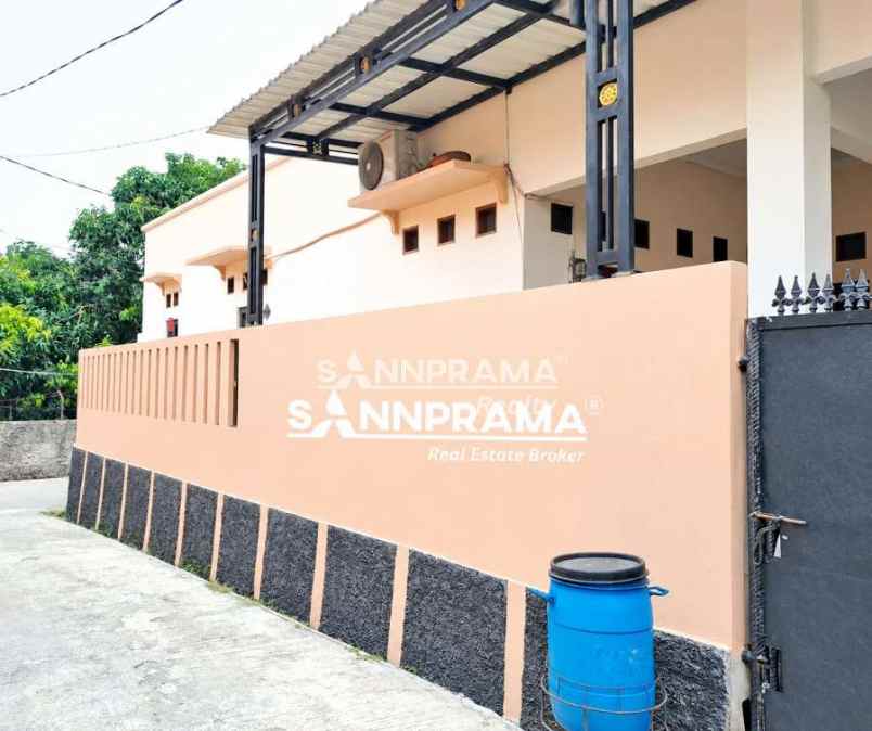 rumah semi furnished tanah 154m2 di tanah baru depok