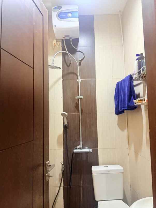 rumah siap huni 2 5 lantai di jatiwaringin