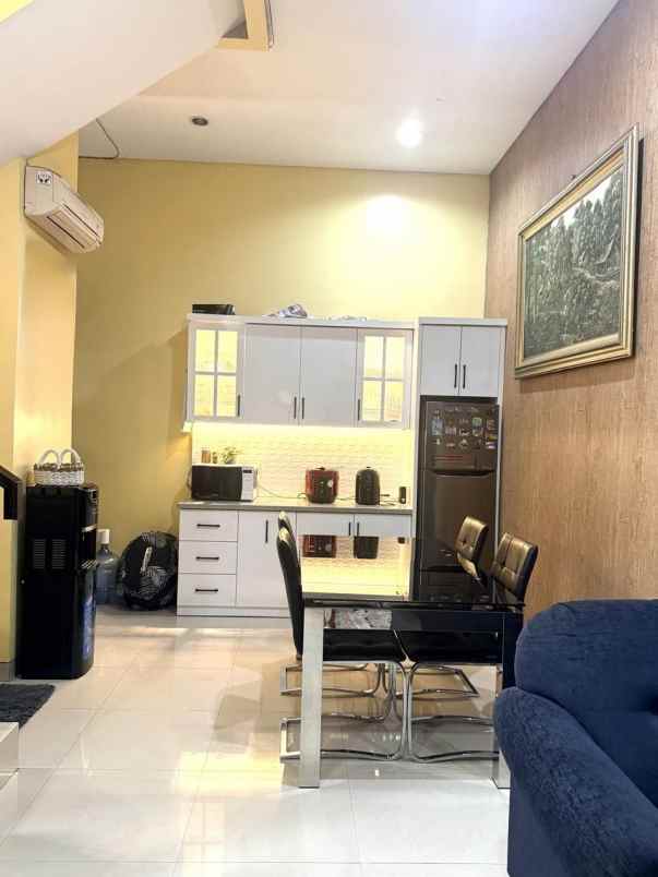 rumah siap huni 2 5 lantai di jatiwaringin