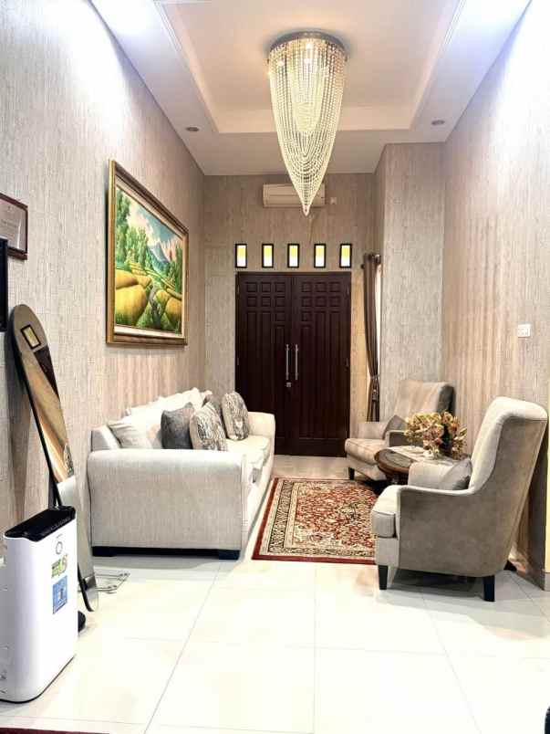 rumah siap huni 2 5 lantai di jatiwaringin