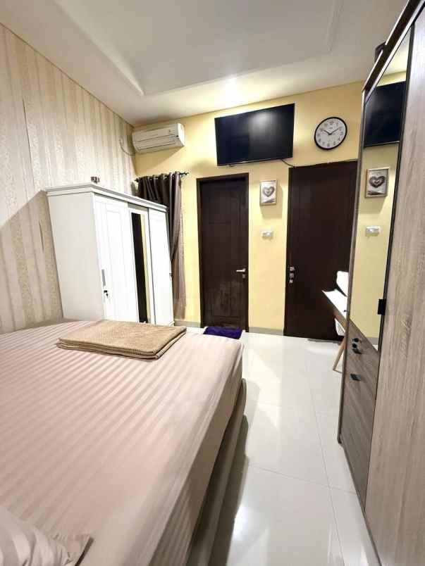 rumah siap huni 2 5 lantai di jatiwaringin