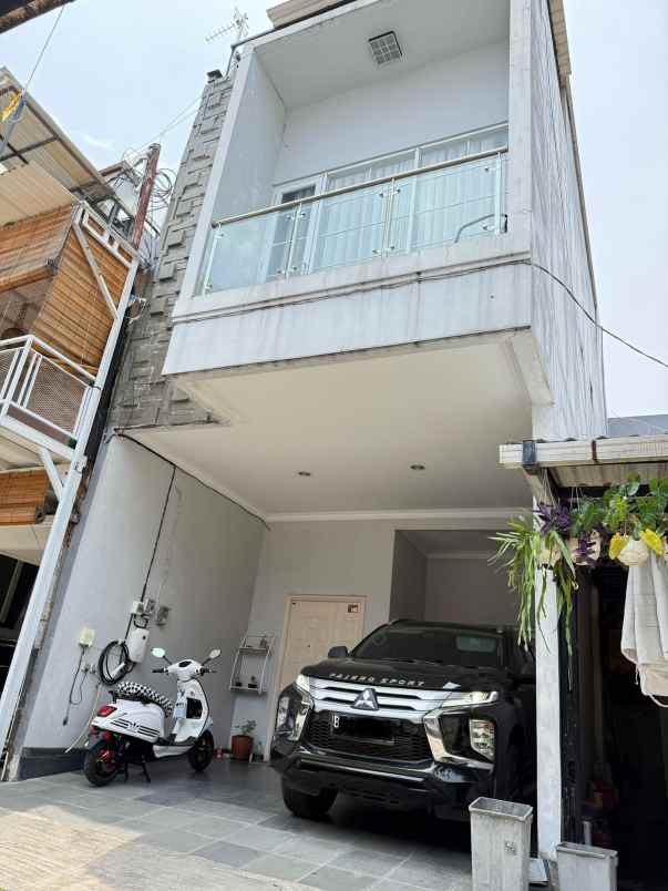 rumah siap huni bebas banjir di kramat jati jaktim