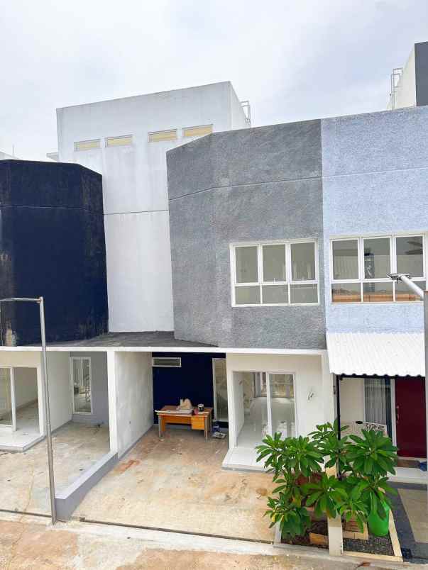 rumah strategis 2 5lt rooftop di pondok melati bekasi