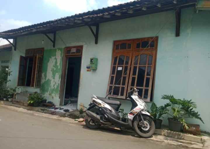 rumah strategis dekat pasar