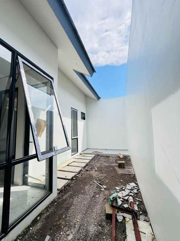 rumah tropis modern dekat pku gamping