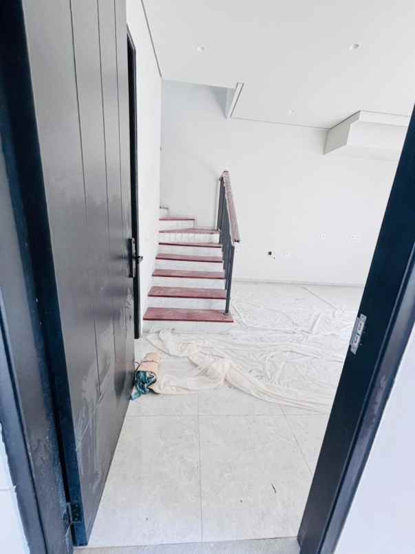 rumah tropis modern dekat pku gamping