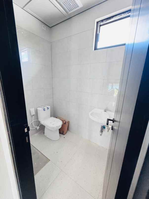 rumah tropis modern dekat pku gamping