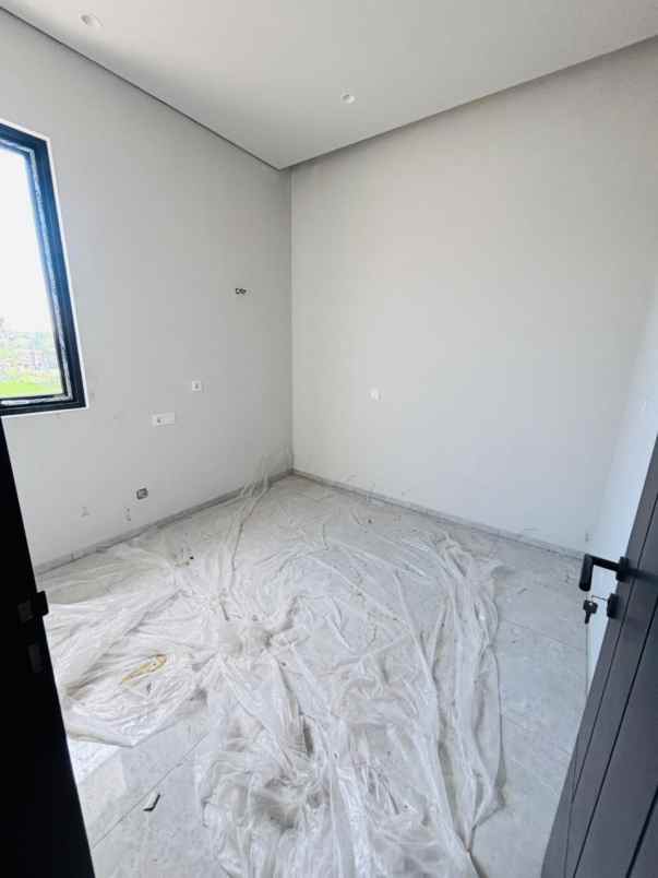 rumah tropis modern dekat pku gamping