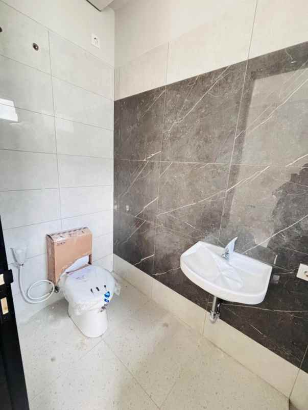 rumah tropis modern dekat pku gamping