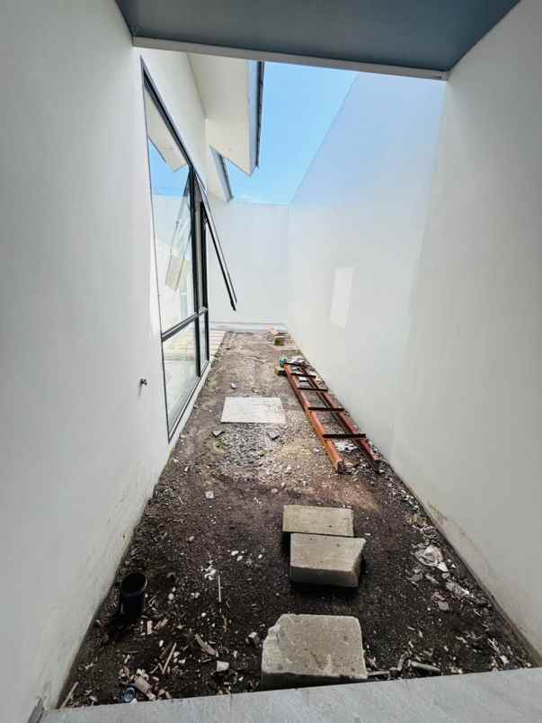 rumah tropis modern dekat pku gamping