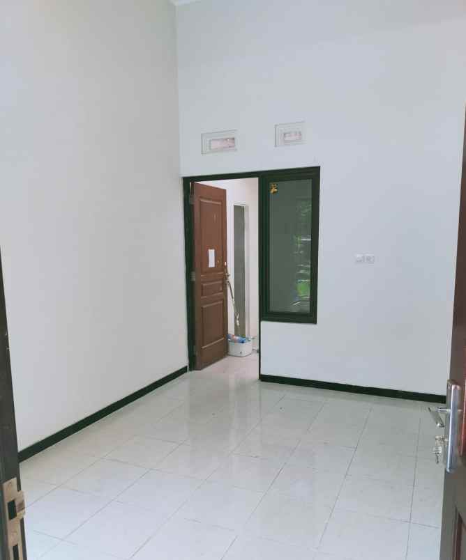 rumah villa krista banyumanik semarang