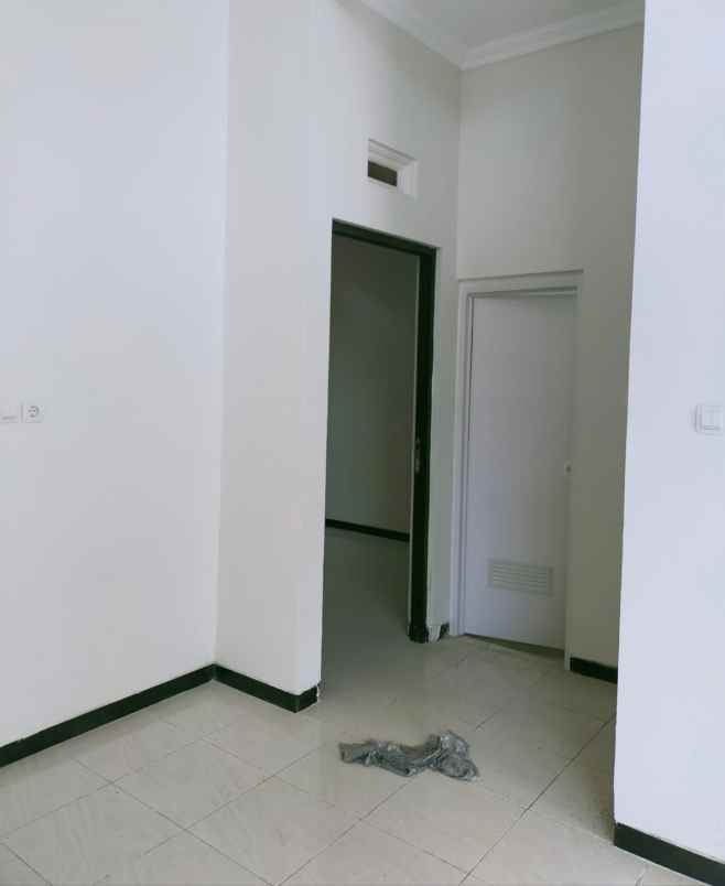 rumah villa krista banyumanik semarang