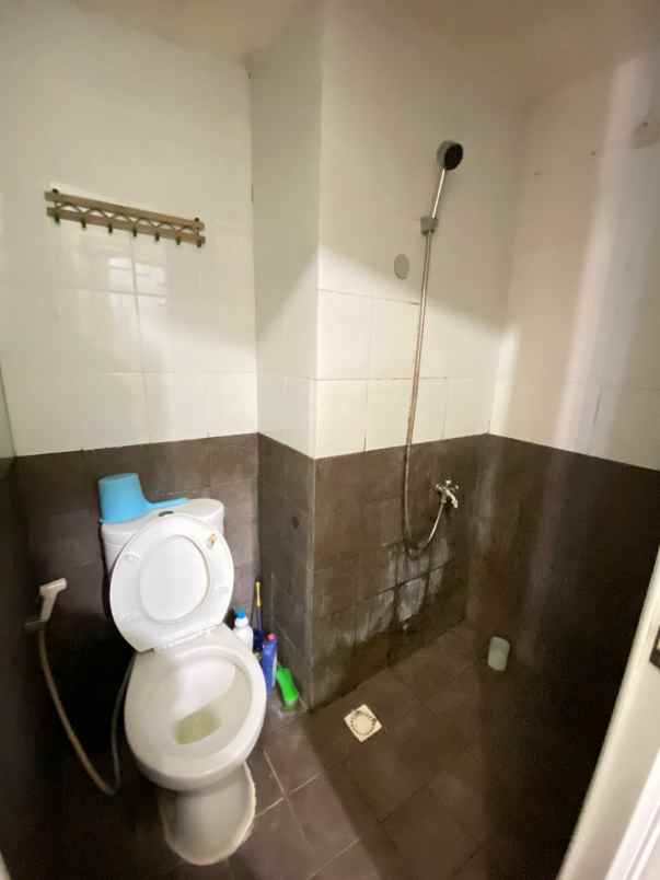 sewa unit apartment green pramuka city baca deskripsi