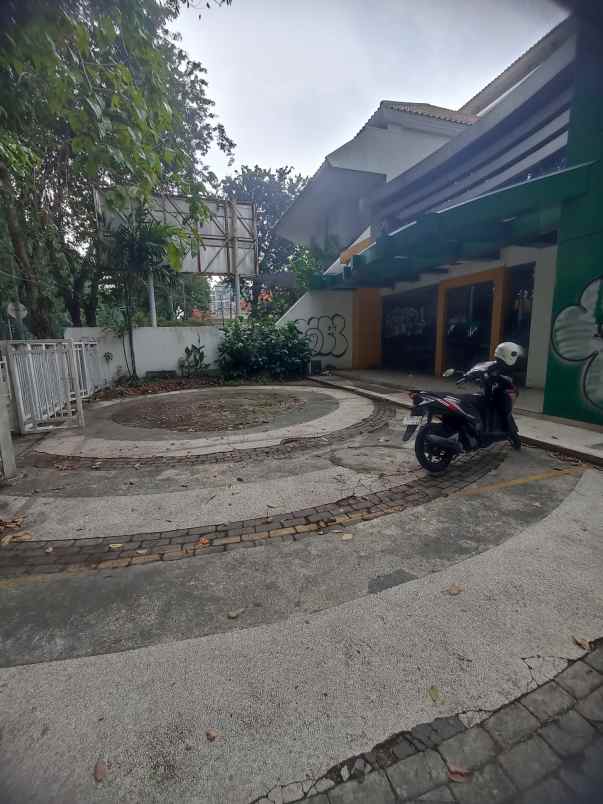 tempat usaha komersial raya darmo 1 lantai surabaya
